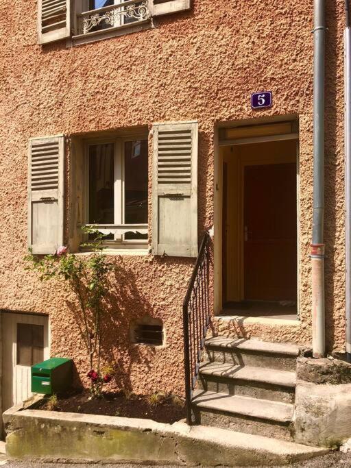 Charmant Logement & Terrasse Au Centre Historique Saint-Claude Exteriér fotografie